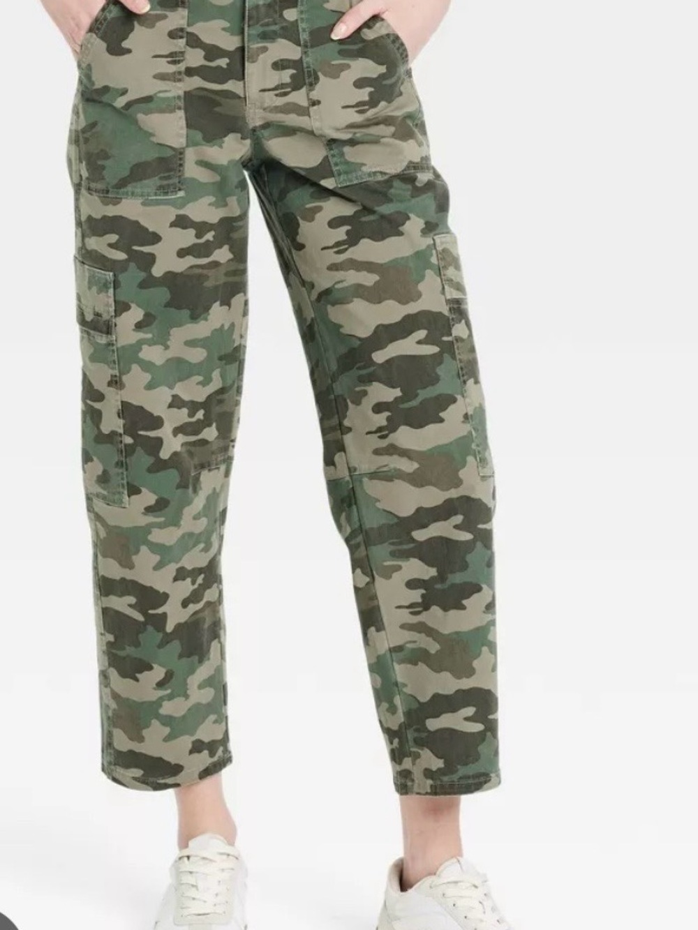 Universal Thread Green Camo Cargo Pants